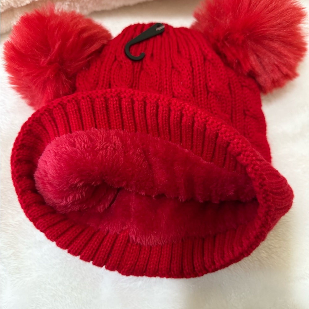 SOLD OUT- PINK Victoria's Secret Red Cable Knit Beanie, adult size. - Picture 6 of 6